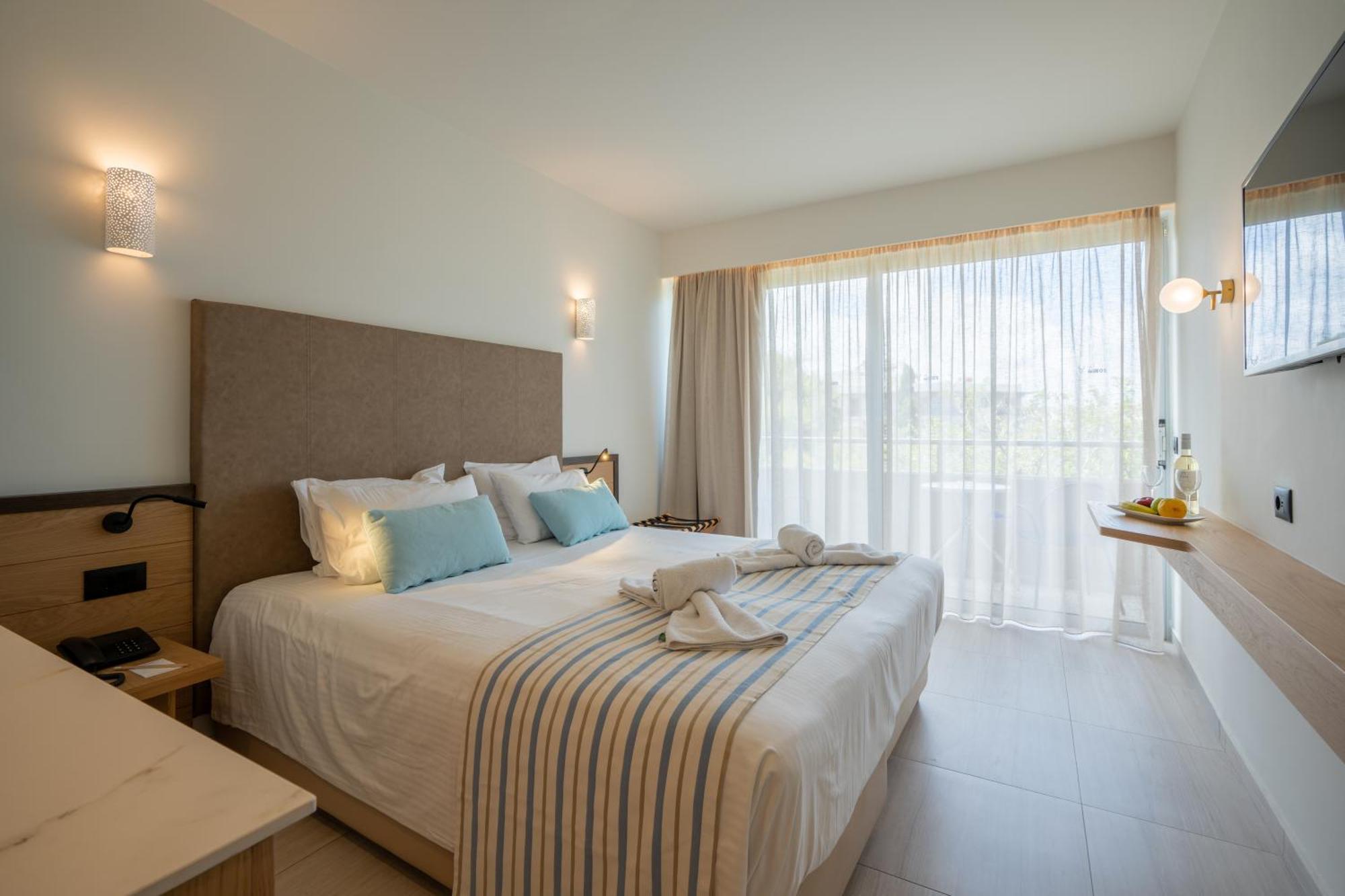 Minos Hotel Ретимно Экстерьер фото