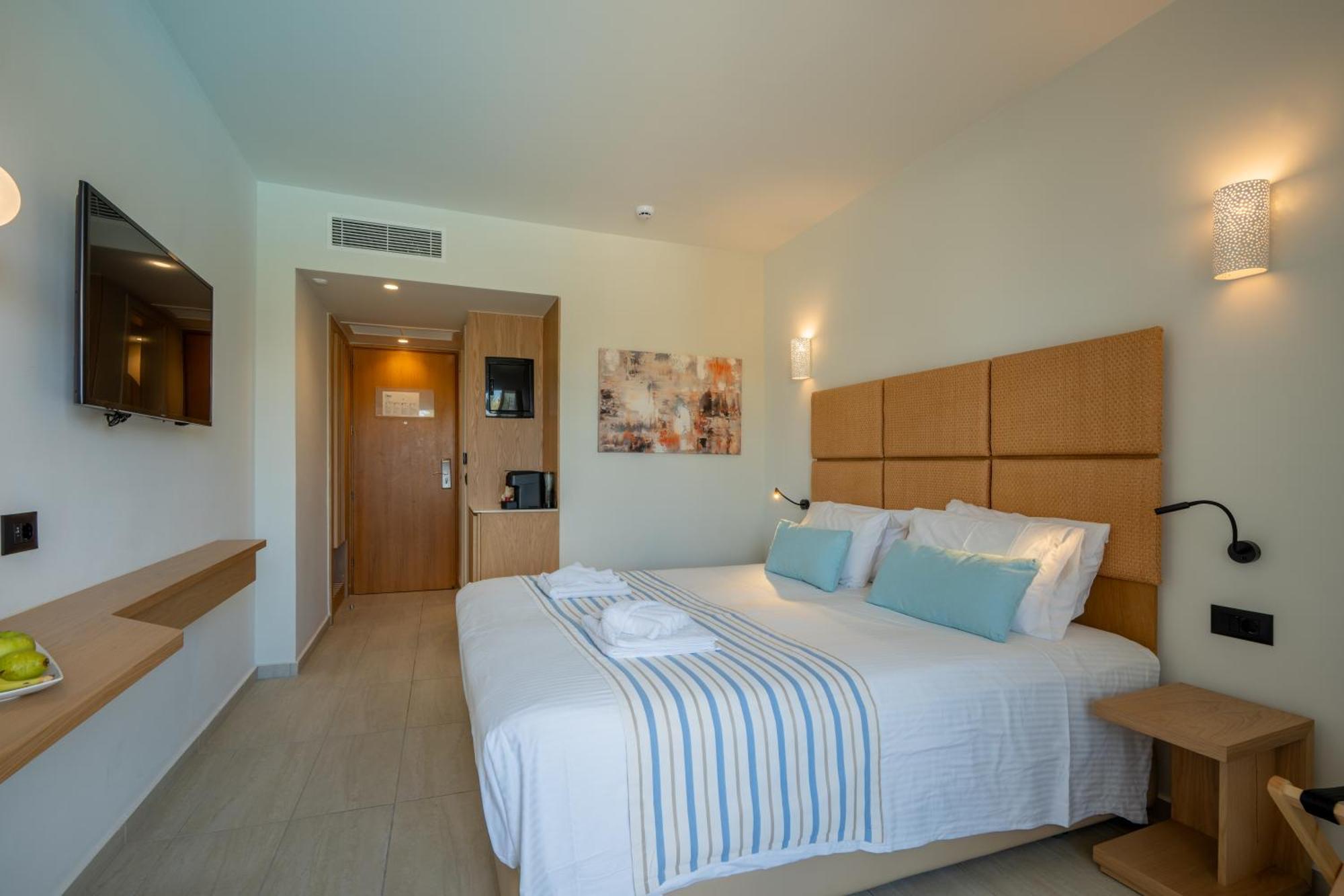Minos Hotel Ретимно Экстерьер фото